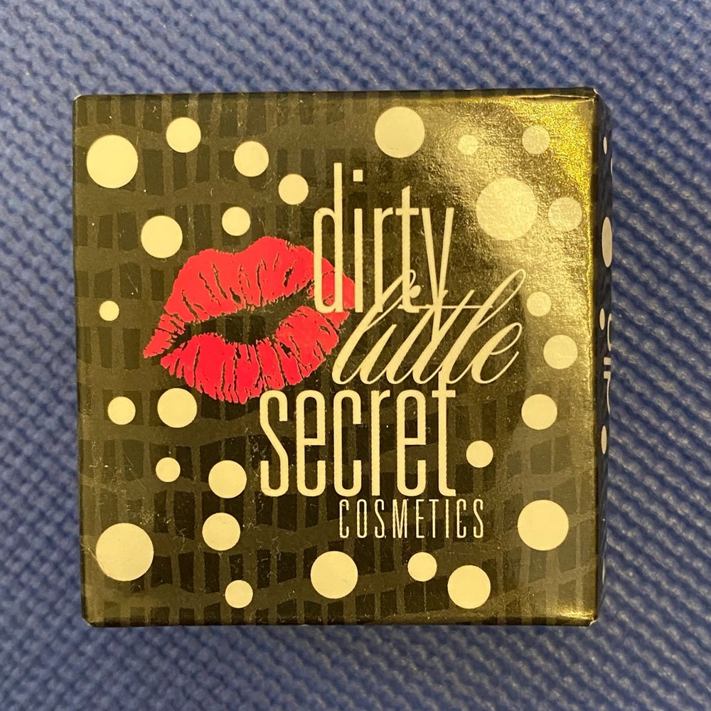 Dirty little secret baked highlighter